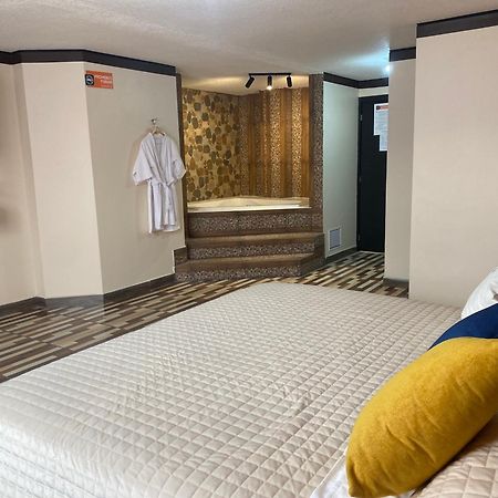 Hostal Guayllabamba Кито Экстерьер фото